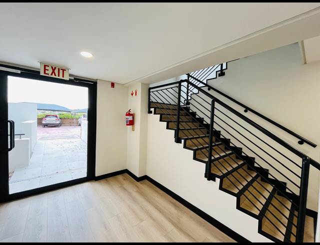 338M² OFFICE TO LET IN HALFWAY HOUSE